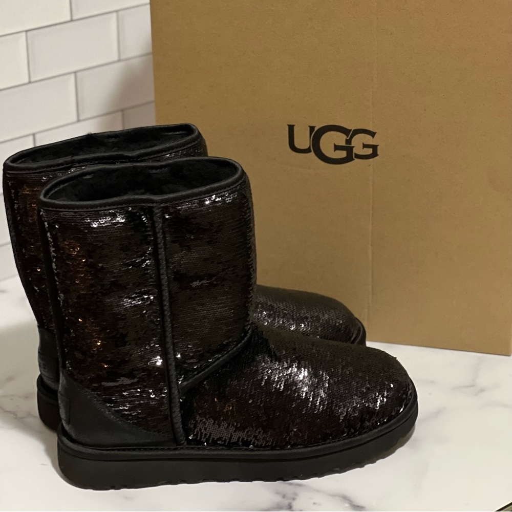 NEW UGG Women's Short Black Sparkles Sequin Boots